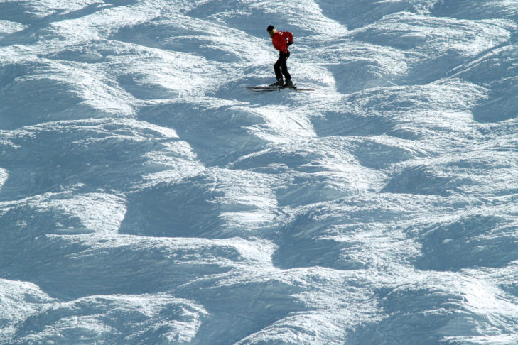 Wintersporters die niet zeker weten of ze veilig van bepaalde pistes af kunnen skiën, moeten eerst een alternatieve piste kiezen.